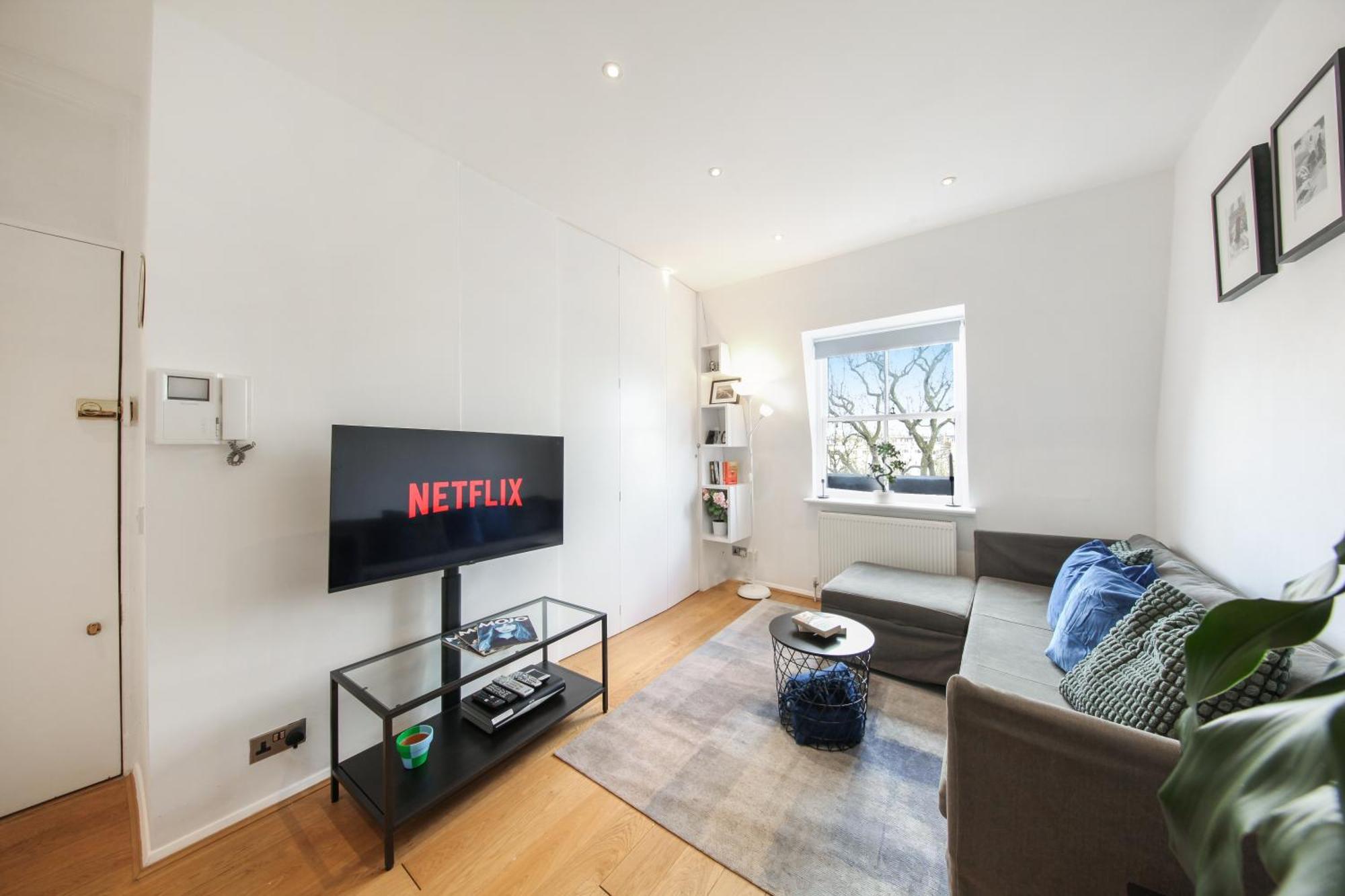 Chic 2br Loft-style In Queensway * Londra